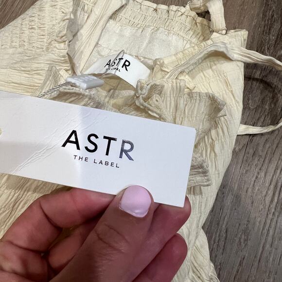 ASTR THE LABEL Women's Sunny Pleated Midi Dress Size M In Soft Yellow - Picture 12 of 13